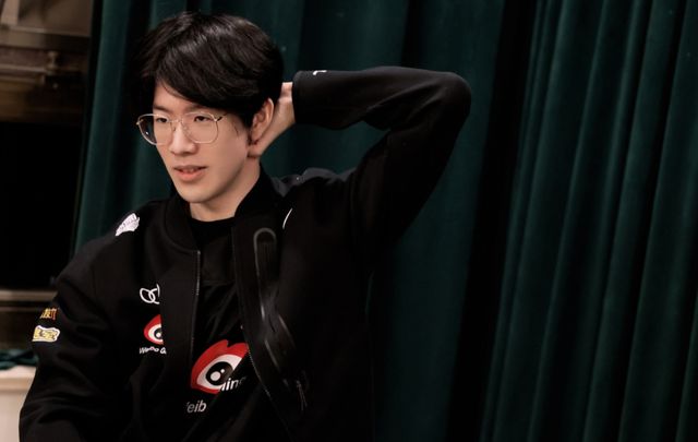 JackeyLove：这个赛前Solo真不如石头剪刀布！这样进度还能快点！