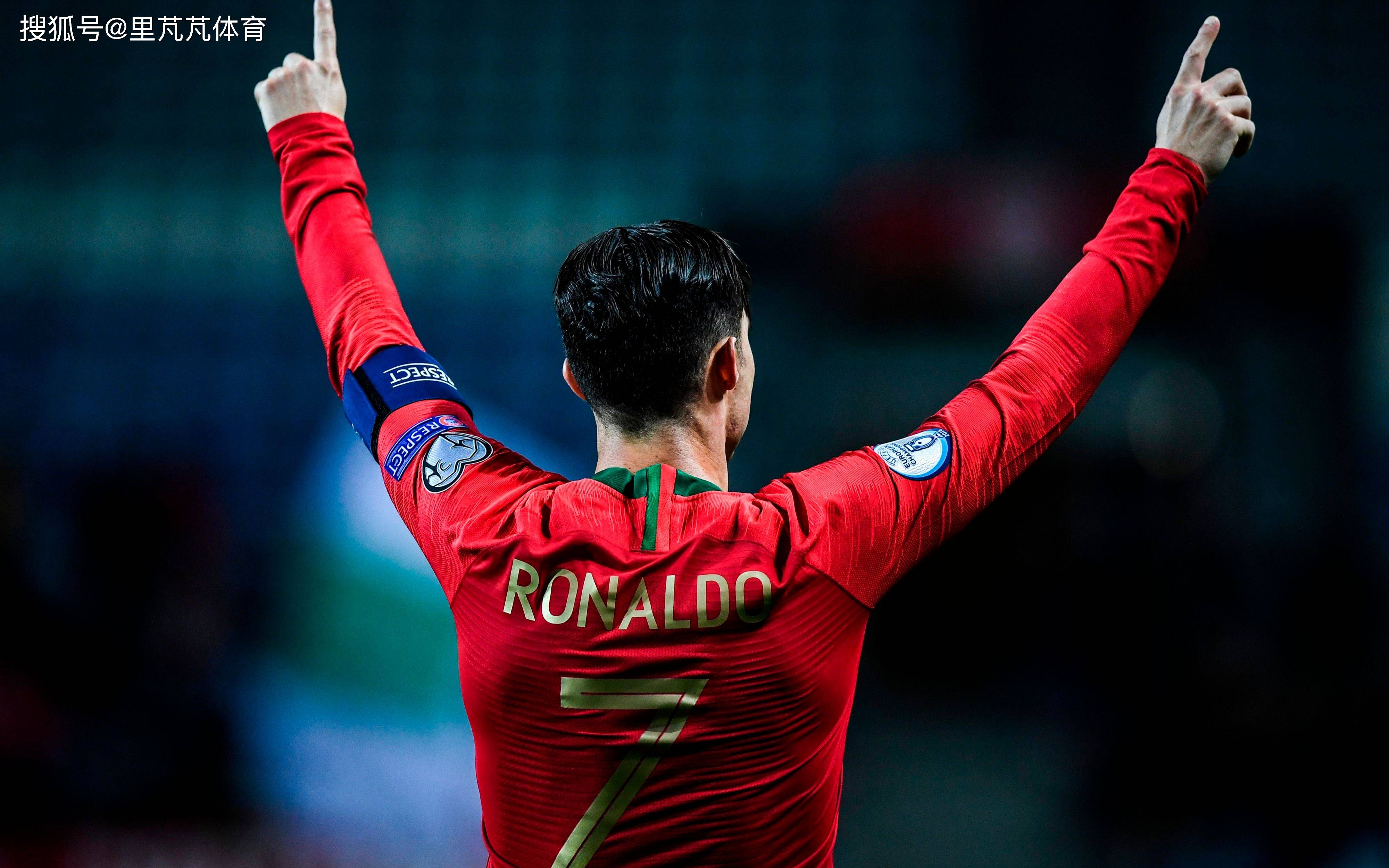 欧美权威媒体Dexerto选定2022 TOP5 最佳英雄联盟选手。其中TOP 3被LCK赛区包揽，4、5位来自LPL赛区。