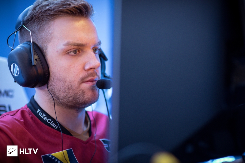 B8 击败 BetBoom Team 以进入 CCT 全球总决赛 2025 决赛