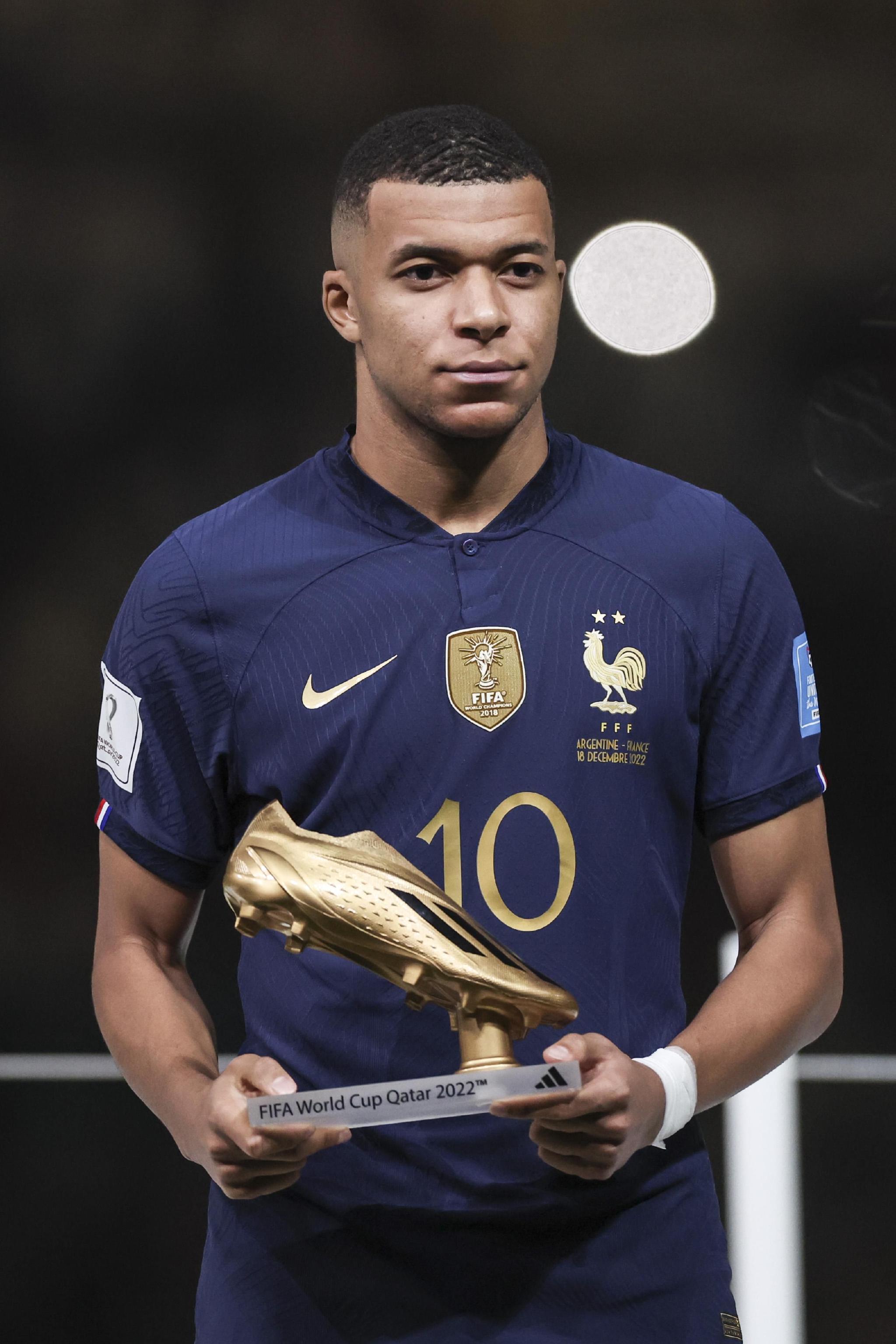 JD Gaming 发布了 Xun 的新年祝福：祝大家在新的一年里好运连连，财源广进！