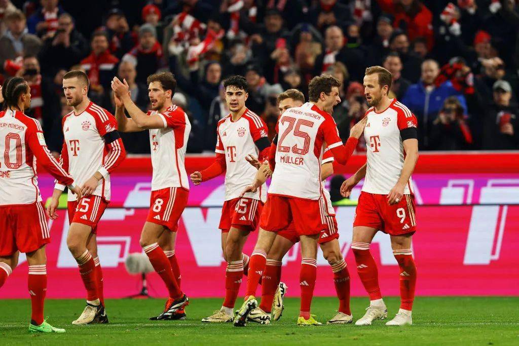 PGL Astana 2025 第二天：精彩比赛、击杀、评论、表情包和网红反应